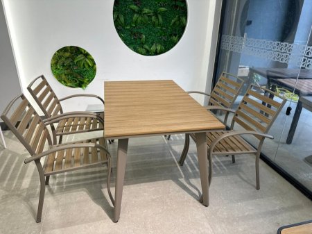 طاولة خارجية حديد مع وجه بديل الخشب