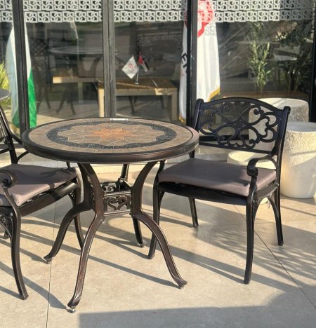 طاولة ألمنيوم