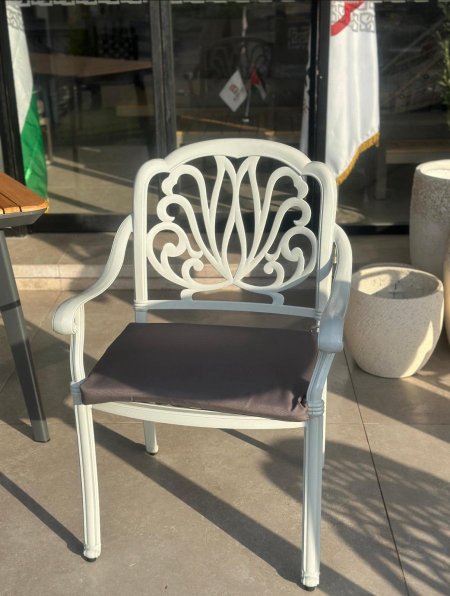 كرسي ألمنيوم