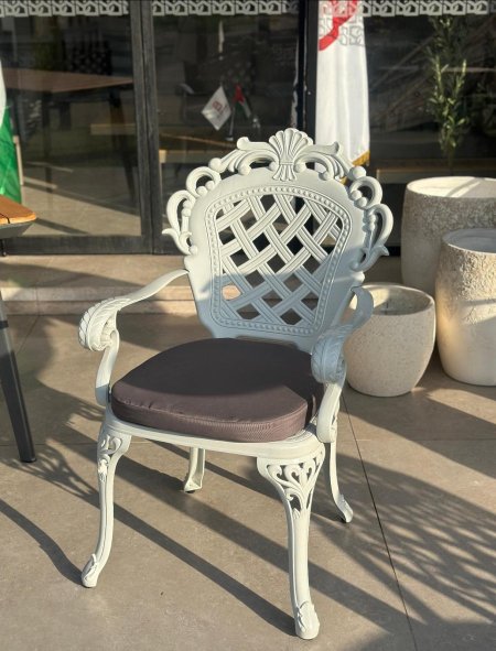 كرسي ألمنيوم