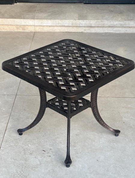 طاولة ألمنيوم