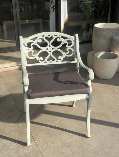 كرسي ألمنيوم