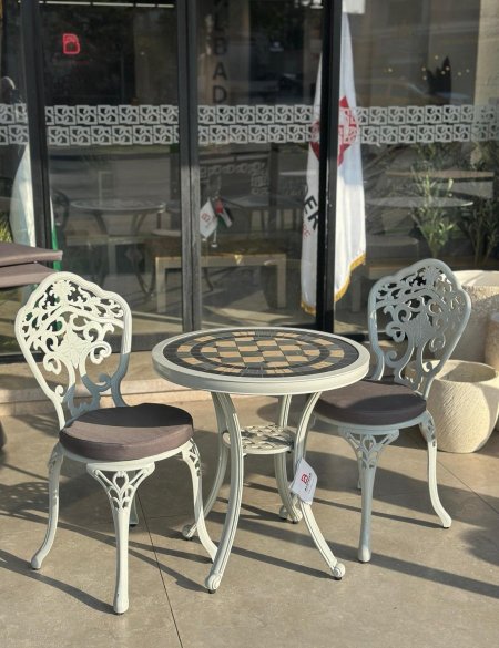 طاولة ألمنيوم