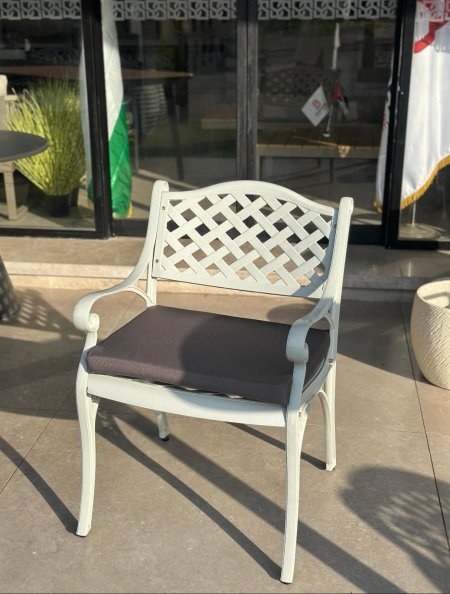 كرسي ألمنيوم